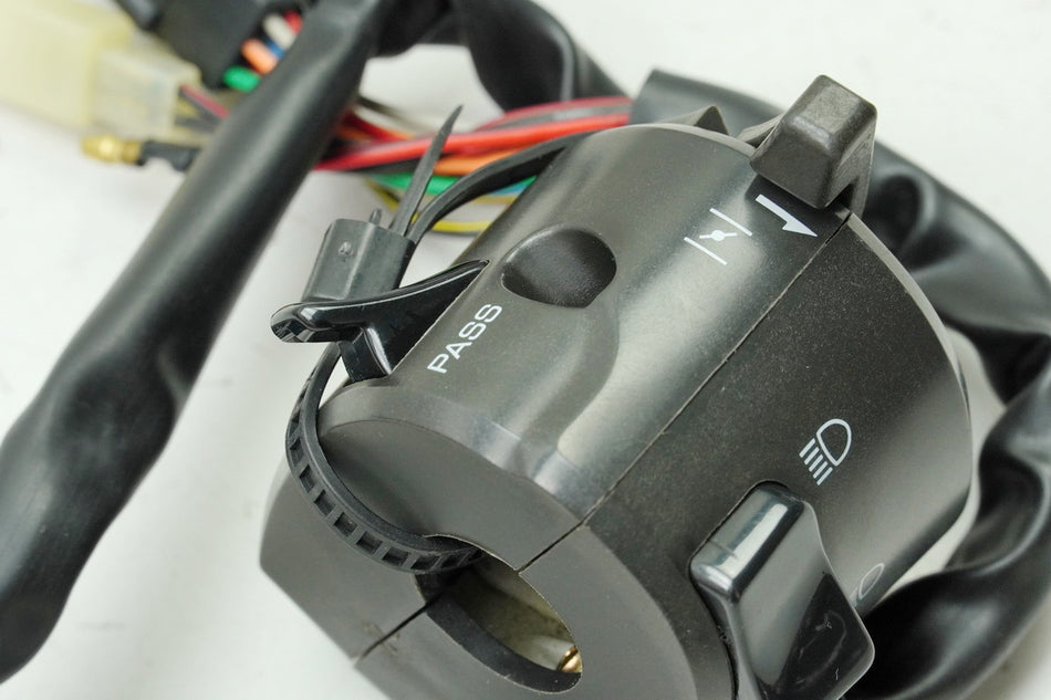 KAWASAKI ZX-7R ZX750P conmutador de manillar izquierdo, interruptor luz, claxon, palanca de estrangulador 96-03
