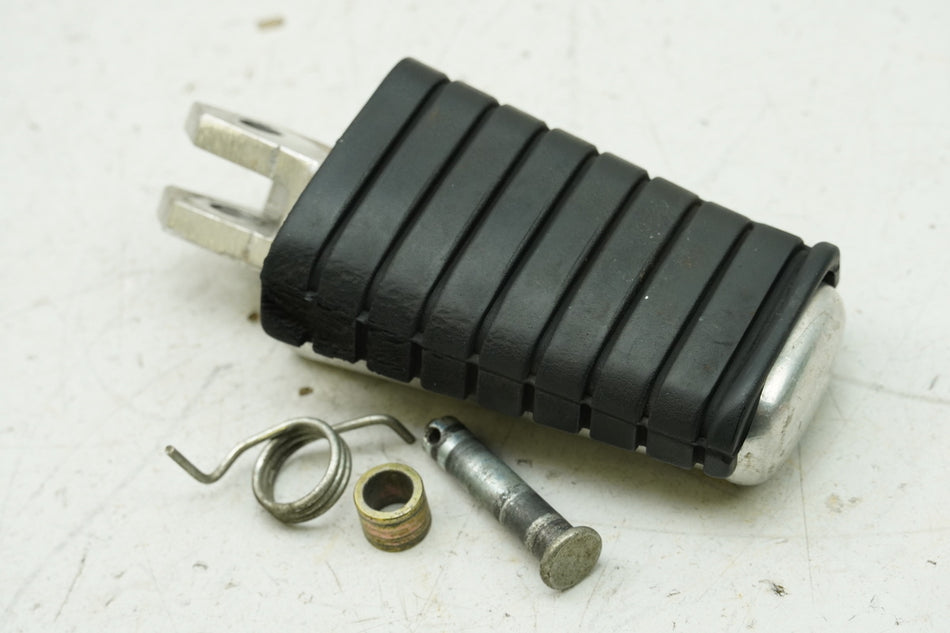 YAMAHA XV 750 4PW VIRAGO Footpeg Rider right front Footrest