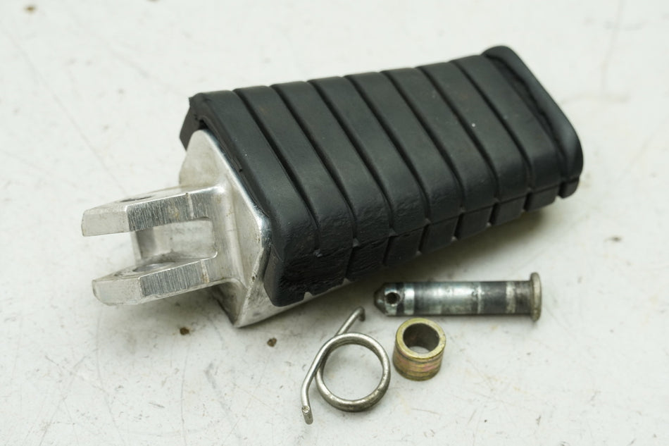 YAMAHA XV 750 4PW VIRAGO Footpeg Rider right front Footrest