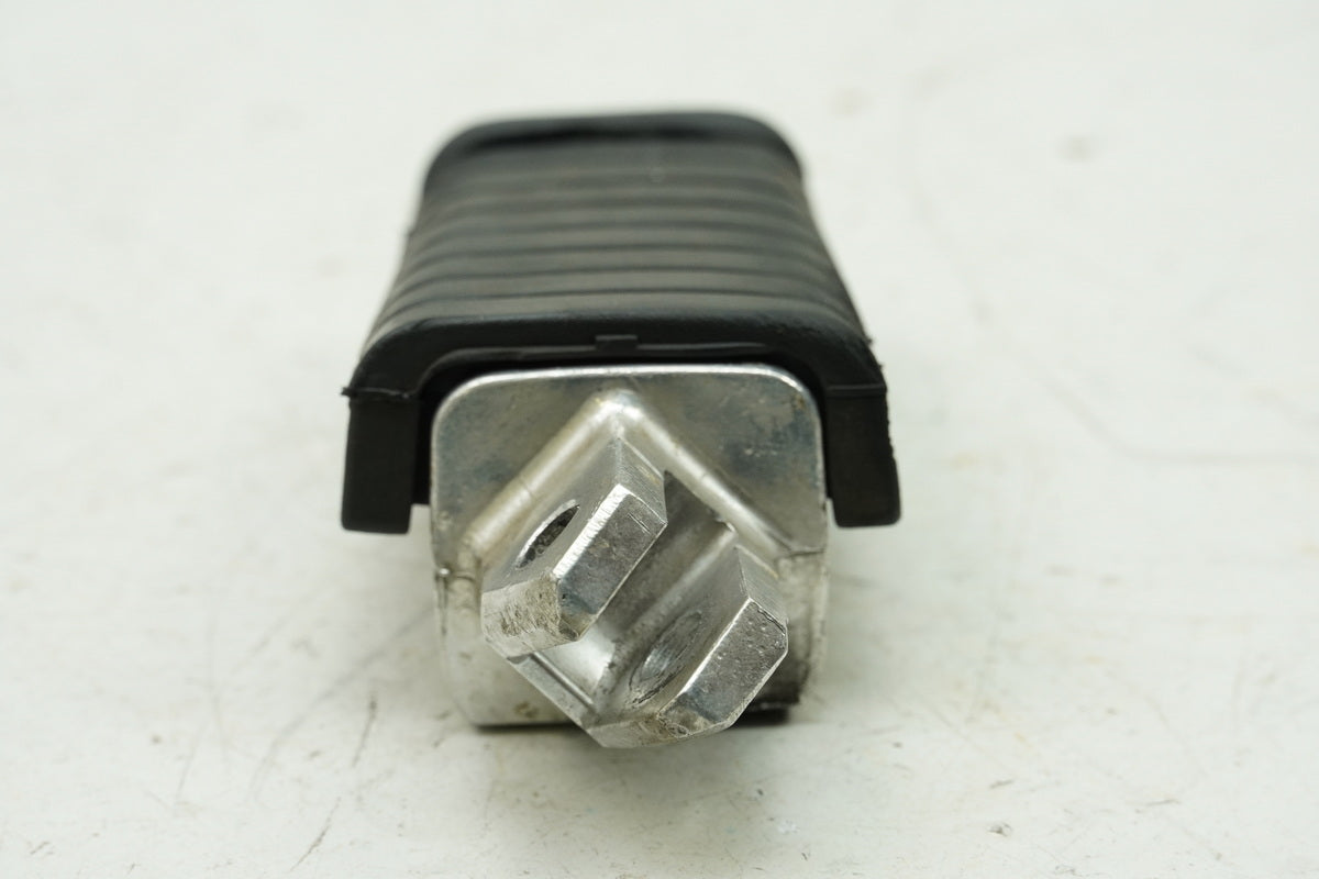 YAMAHA XV 750 4PW VIRAGO Footpeg Rider right front Footrest