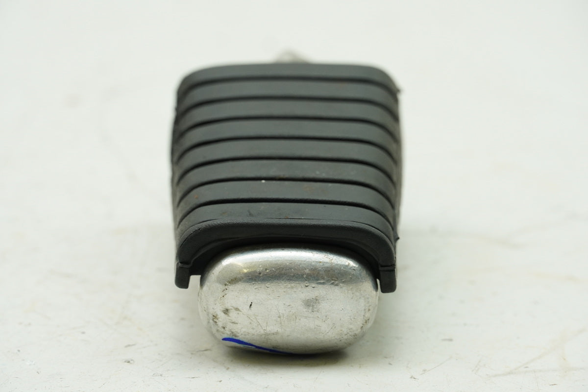 YAMAHA XV 750 4PW VIRAGO Footpeg Rider right front Footrest