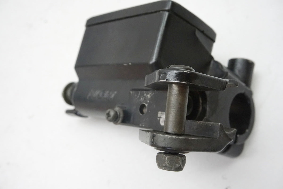 Suzuki GSX 1400 WVBN Kupplungszylinder Druckgeber Kupplungspumpe