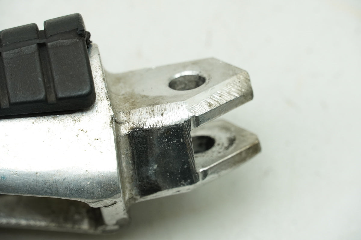 YAMAHA XV 750 4PW VIRAGO Footpeg Rider right front Footrest