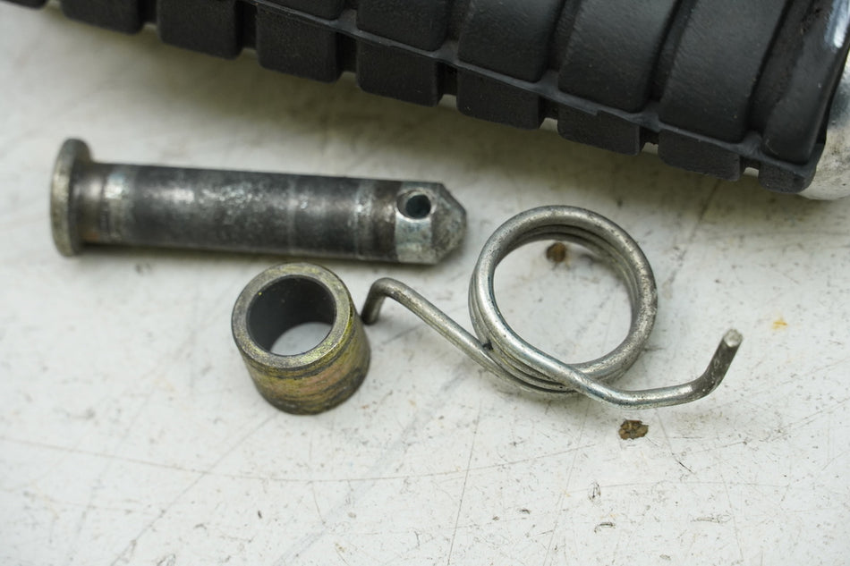 YAMAHA XV 750 4PW VIRAGO Footrest Rider left front