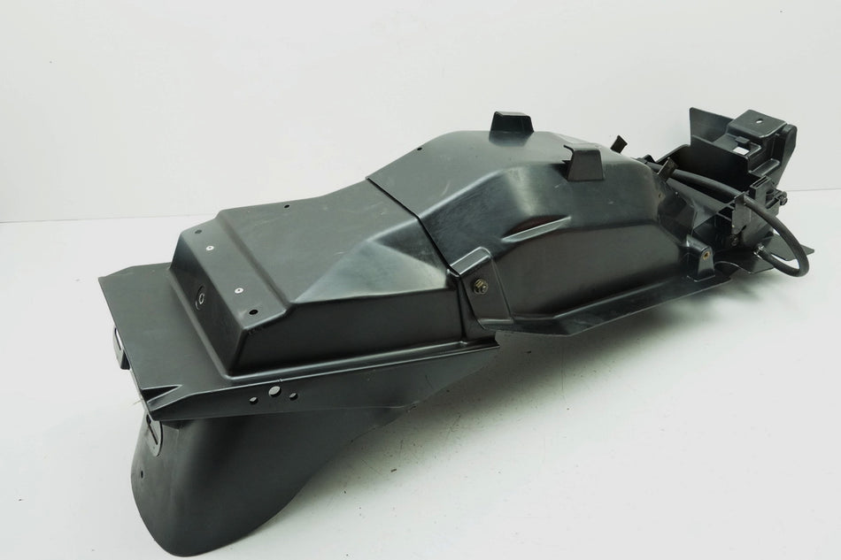 KAWASAKI ZZR 500 600 D ZX600D Guardabarros tras. Paso de rueda Revestimiento interior trasero