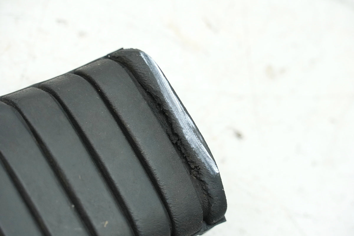 YAMAHA XV 750 4PW VIRAGO Footrest Rider left front