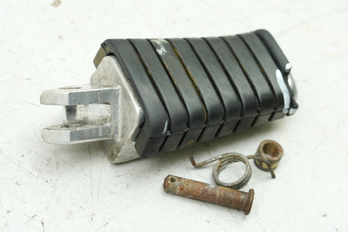 YAMAHA XV 750 4PW VIRAGO Footrest Rider Right Front Footrest