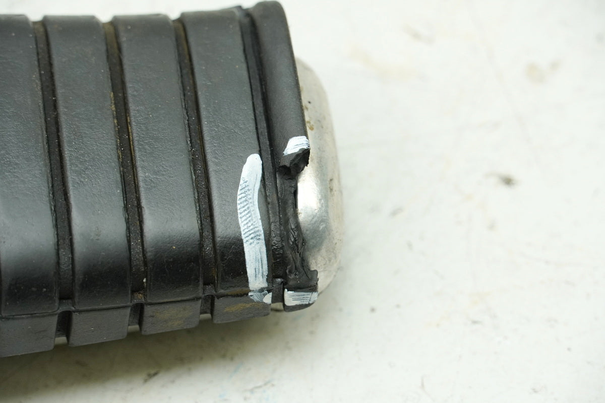 YAMAHA XV 750 4PW VIRAGO Footrest Rider Right Front Footrest