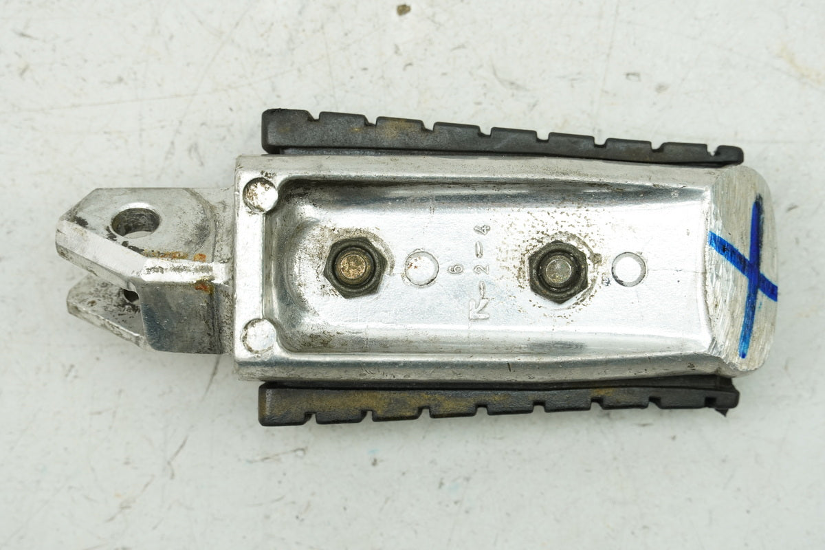 YAMAHA XV 750 4PW VIRAGO Footrest Rider Right Front Footrest