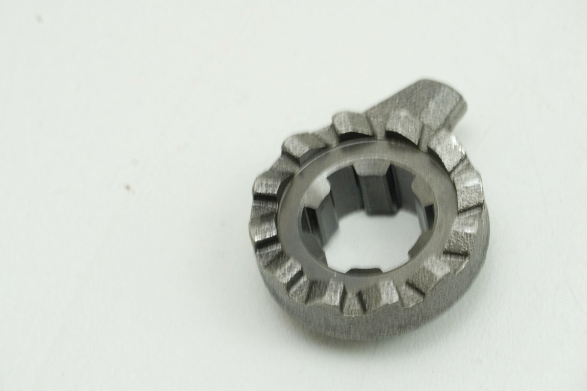 SUZUKI RG 125 NF12B GAMMA Kick Starter Shaft Gear Spring Drive Kick Starter (Engine)