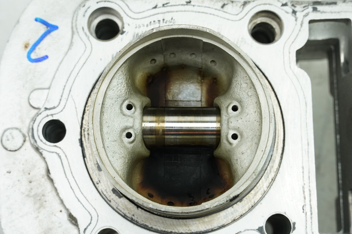 YAMAHA XV 750 4PW VIRAGO Rear Cylinder & Piston (for Engine)