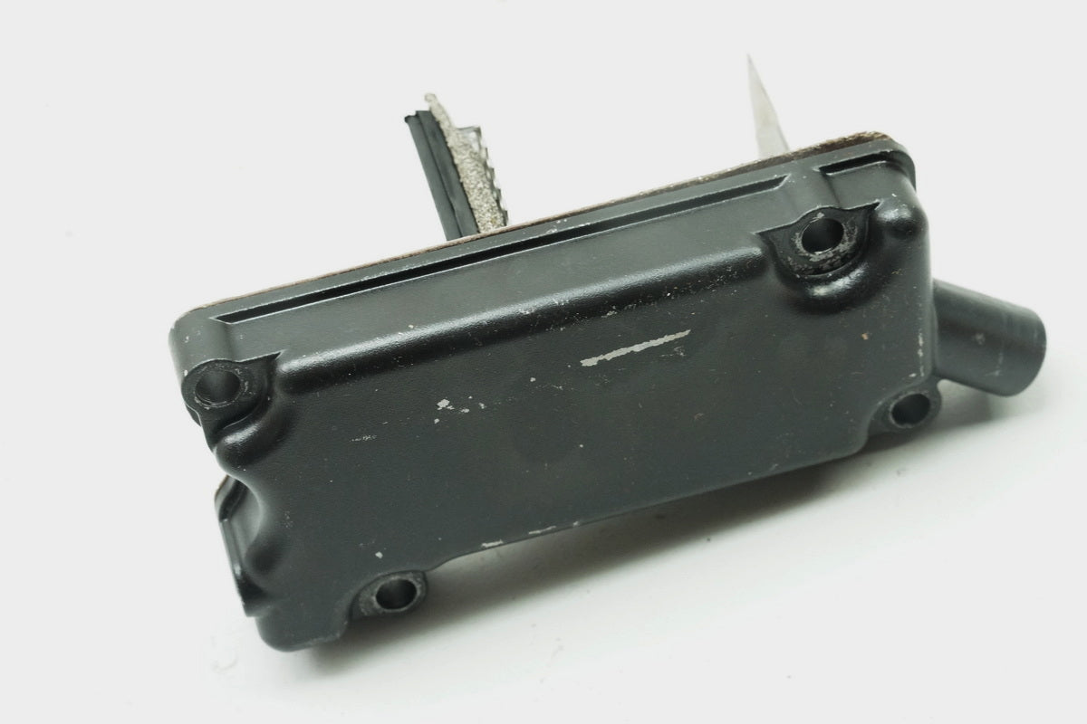 KAWASAKI ZRX 1100 ZRT10C Engine Cover Housing Ventilation Cover Engine 14070-1086