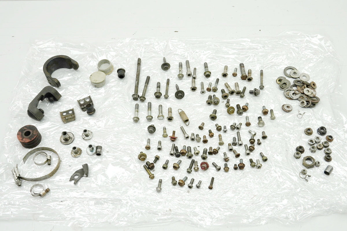 YAMAHA YZ 426 F 5BE Screws & Small Parts