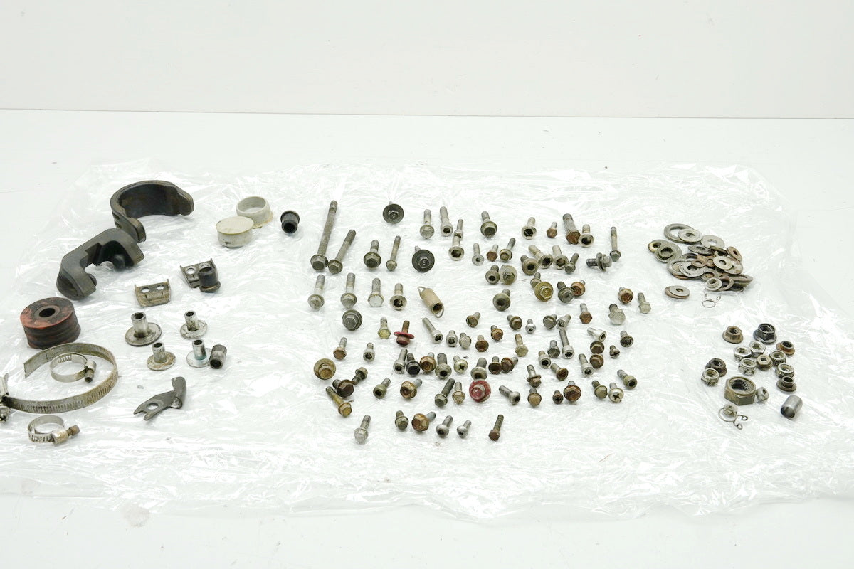 YAMAHA YZ 426 F 5BE Screws & Small Parts