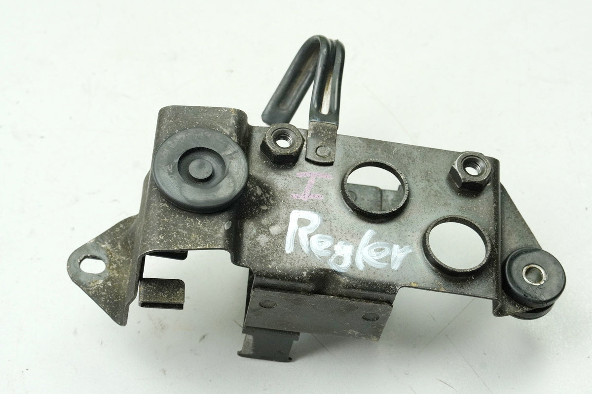HONDA GL 500 PC02 SILVER WING Bracket I Charge regulator Heat plate Regulator Carrier