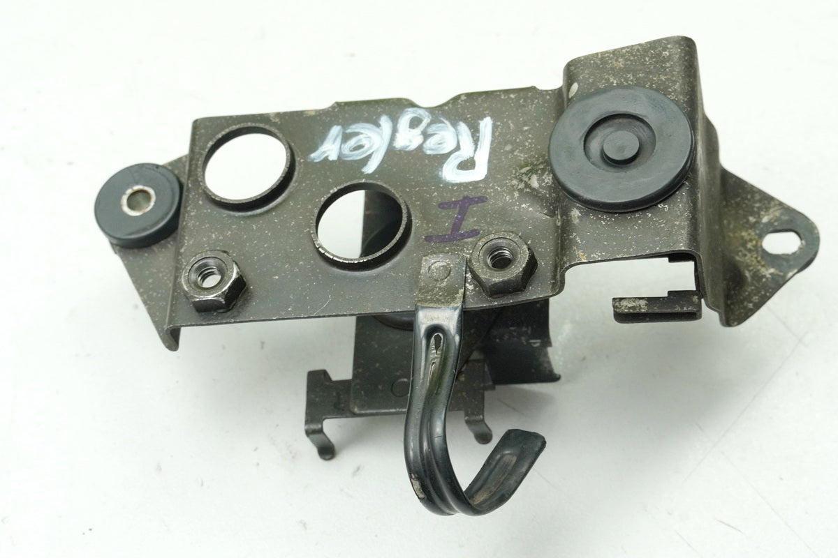 HONDA GL 500 PC02 SILVER WING Bracket I Charge regulator Heat plate Regulator Carrier