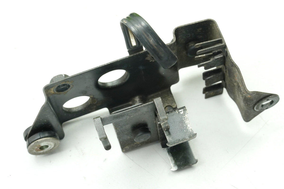 HONDA GL 500 PC02 SILVER WING Bracket I Charge regulator Heat plate Regulator Carrier