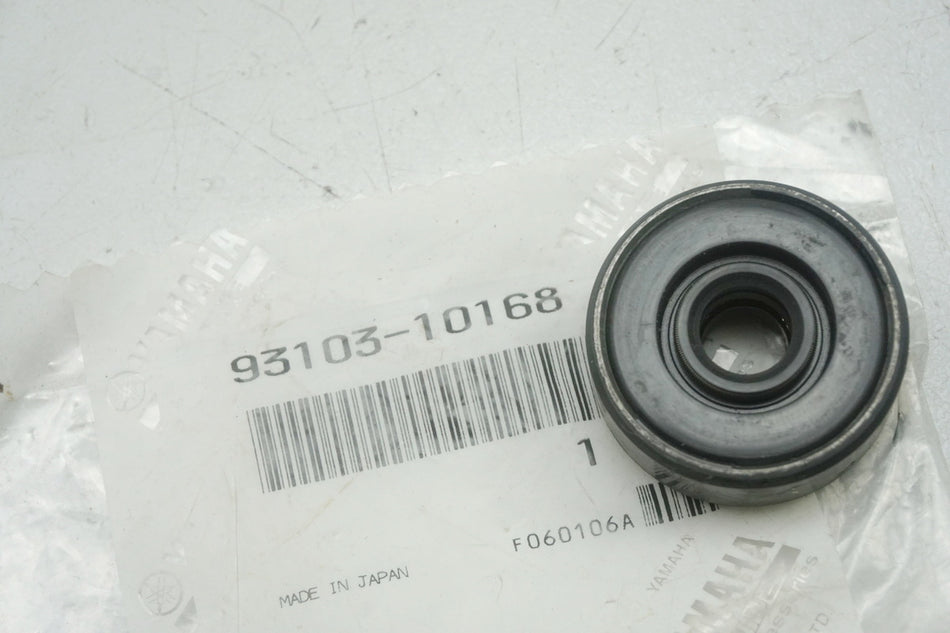 Yamaha Junta Bomba de Agua Retén original 93103-10168 WR YP XF - NUEVO