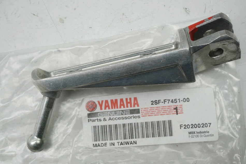 YAMAHA XSR 700 RM11 Fußraste Fahrer links Footrest 2SF-F7451-00