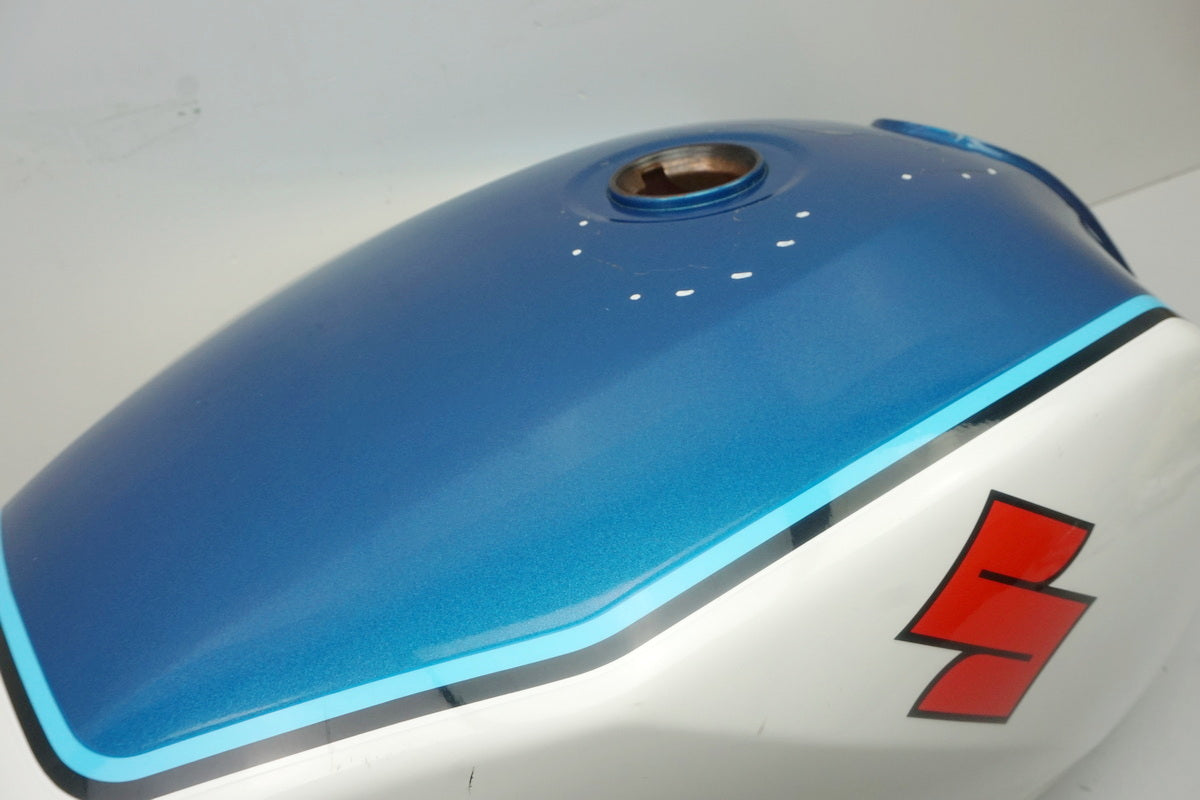 SUZUKI GSX 550 ES GN71D Tank Benzintank Fuel 1982-1988