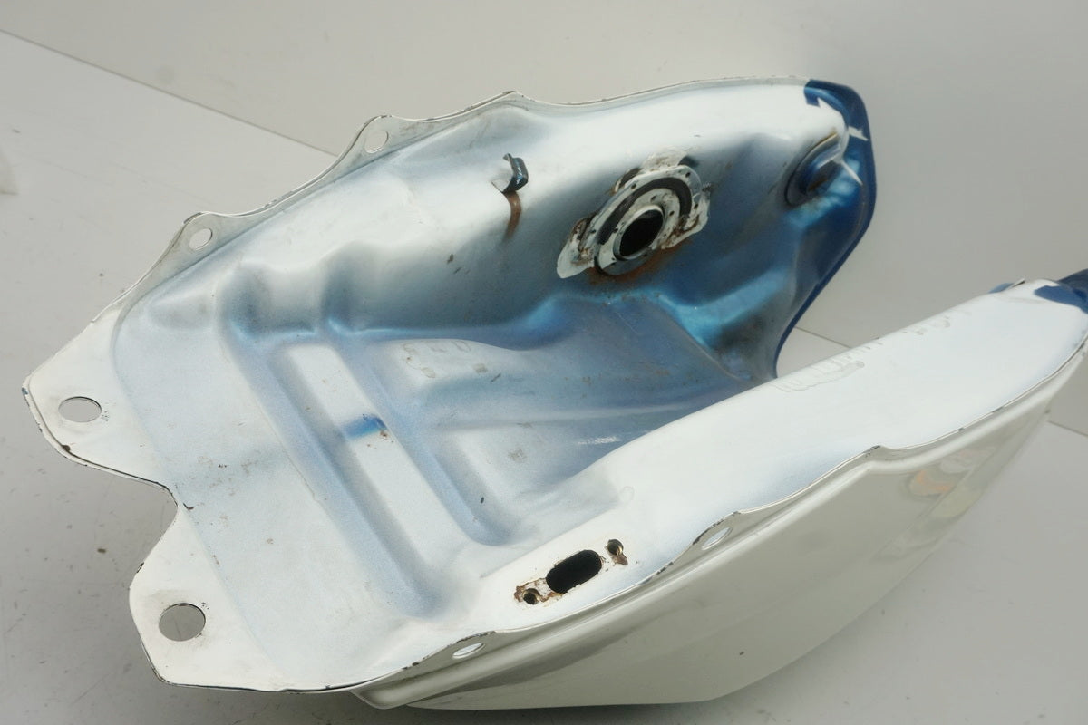 SUZUKI GSX 550 ES GN71D Tank Benzintank Fuel 1982-1988