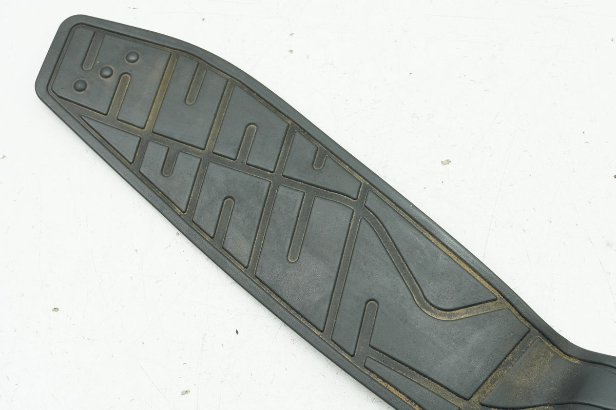 KYMCO XCiting 500 i RFBT70040 Trittgummi links Gummimatte auf Trittbrett