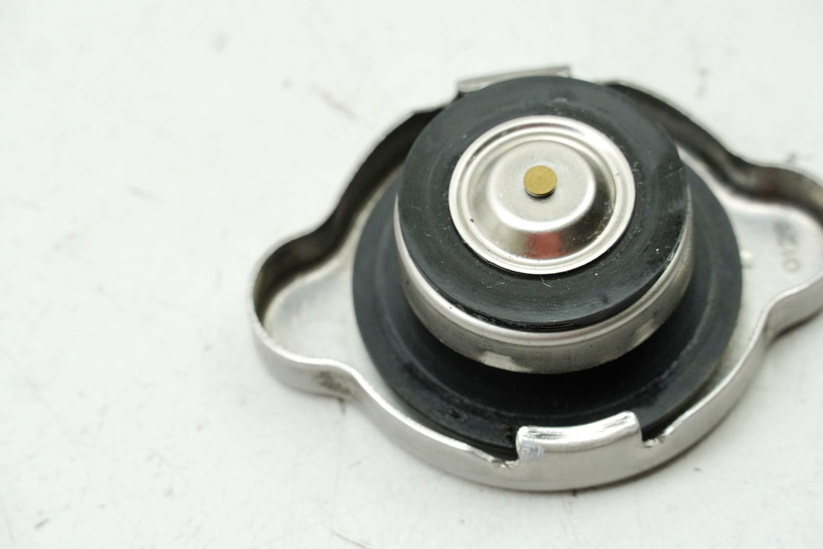 HONDA CBF 1000 FA SC64 Tapón del radiador Tapa del radiador Cierre Cubierta