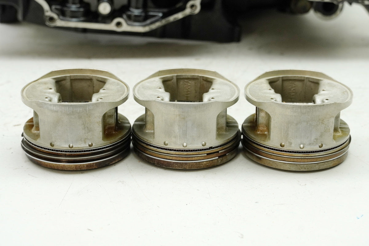 YAMAHA VMX-12 VMAX 1200 2WE Engine Housing Crankcase (for engine)