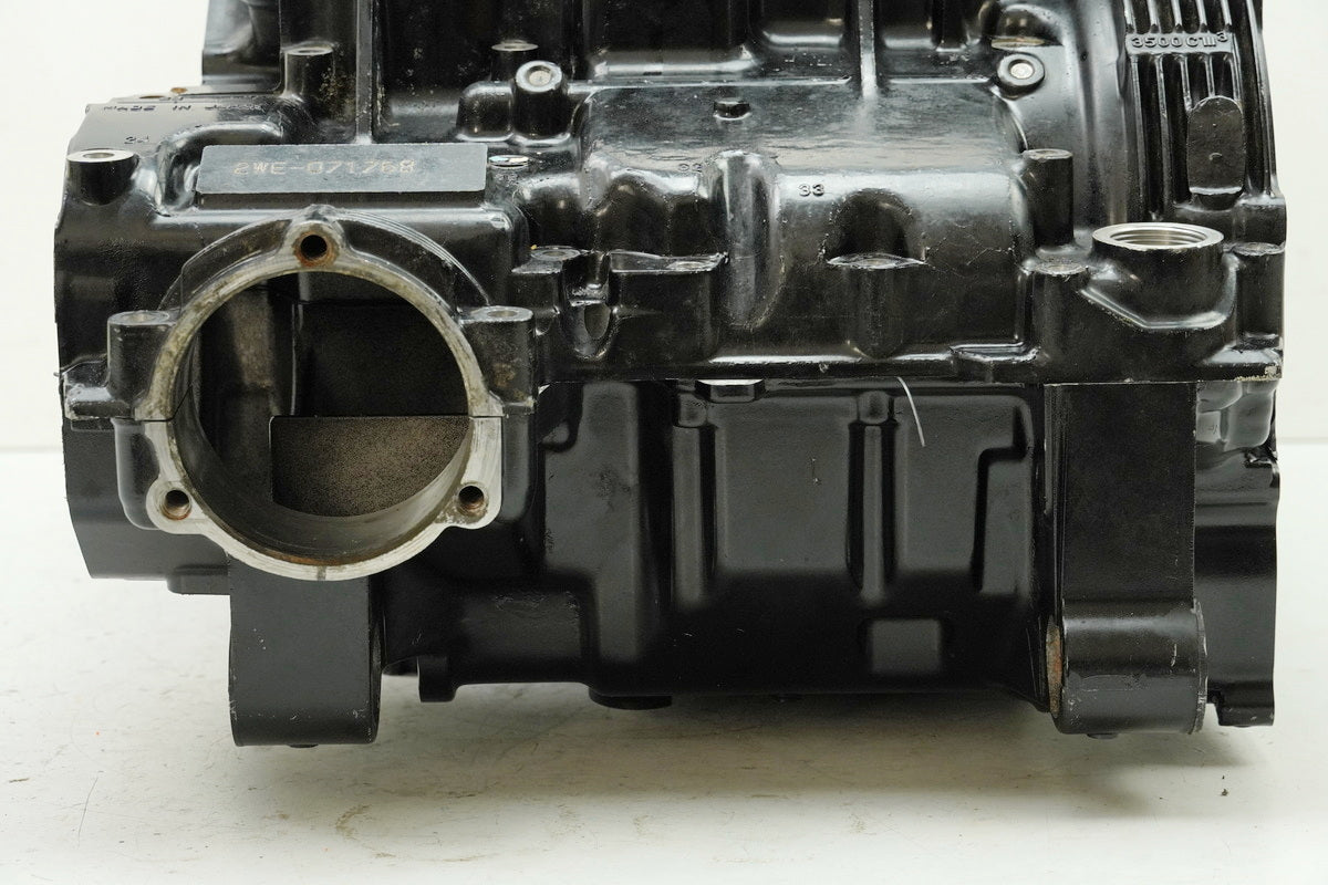 YAMAHA VMX-12 VMAX 1200 2WE Engine Housing Crankcase (for engine)
