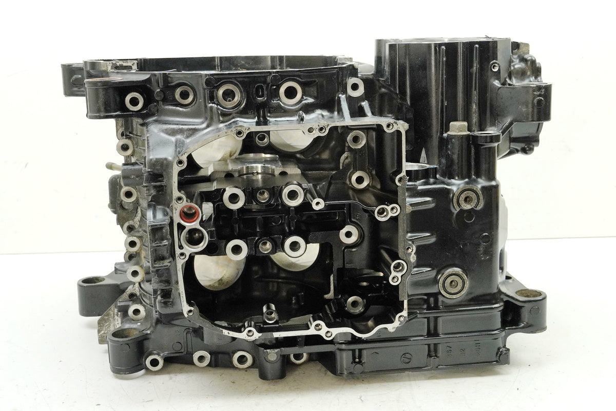 YAMAHA VMX-12 VMAX 1200 2WE Engine Housing Crankcase (for engine)