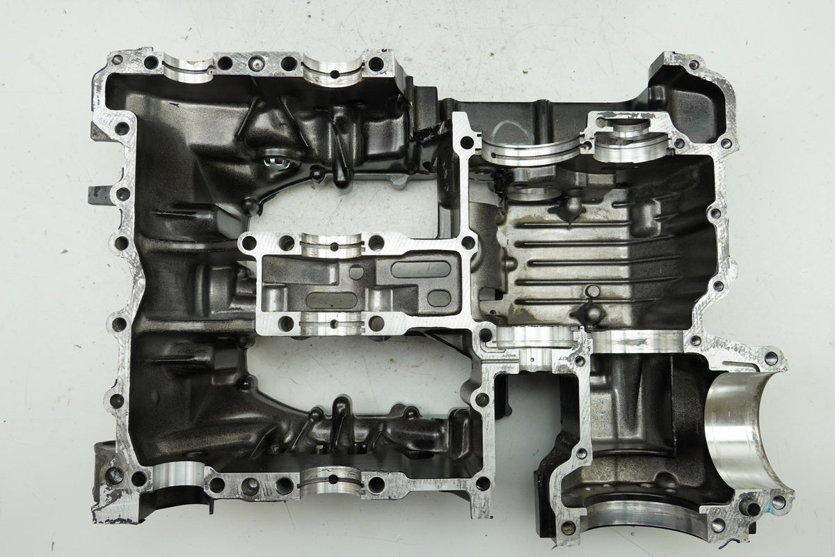 YAMAHA VMX-12 VMAX 1200 2WE Engine Housing Crankcase (for engine)