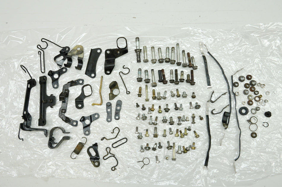 HONDA CB 450 N PC14 tornillos piezas pequeñas soporte (para chasis carenado)