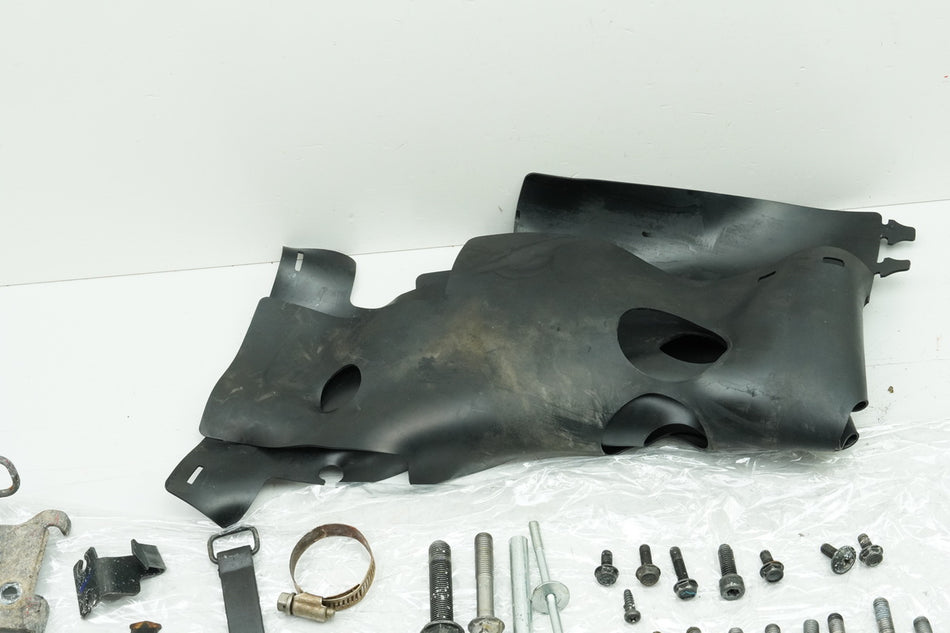 KAWASAKI NINJA 250 R EX250K Tornillos y piezas pequeñas (para carenado del chasis)