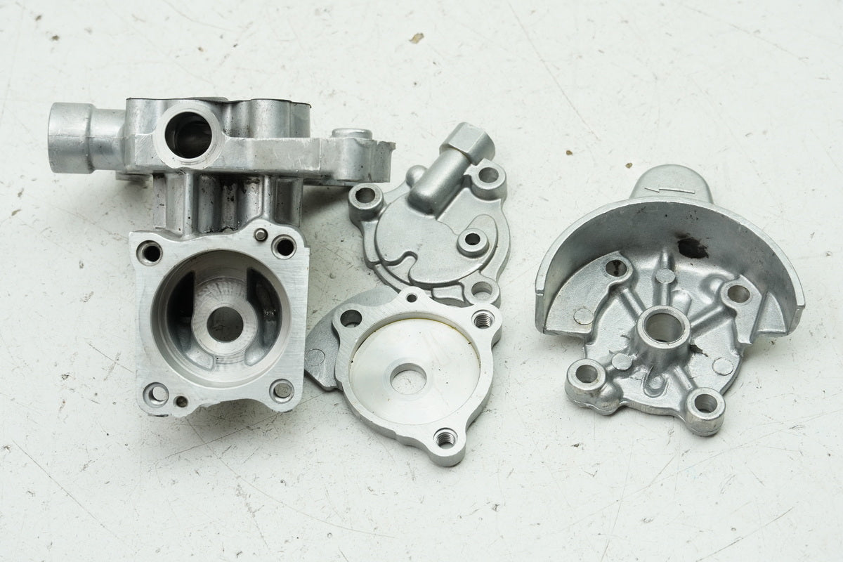 YAMAHA VMX-12 VMAX 1200 2WE Oil Pump Housing (for engine)