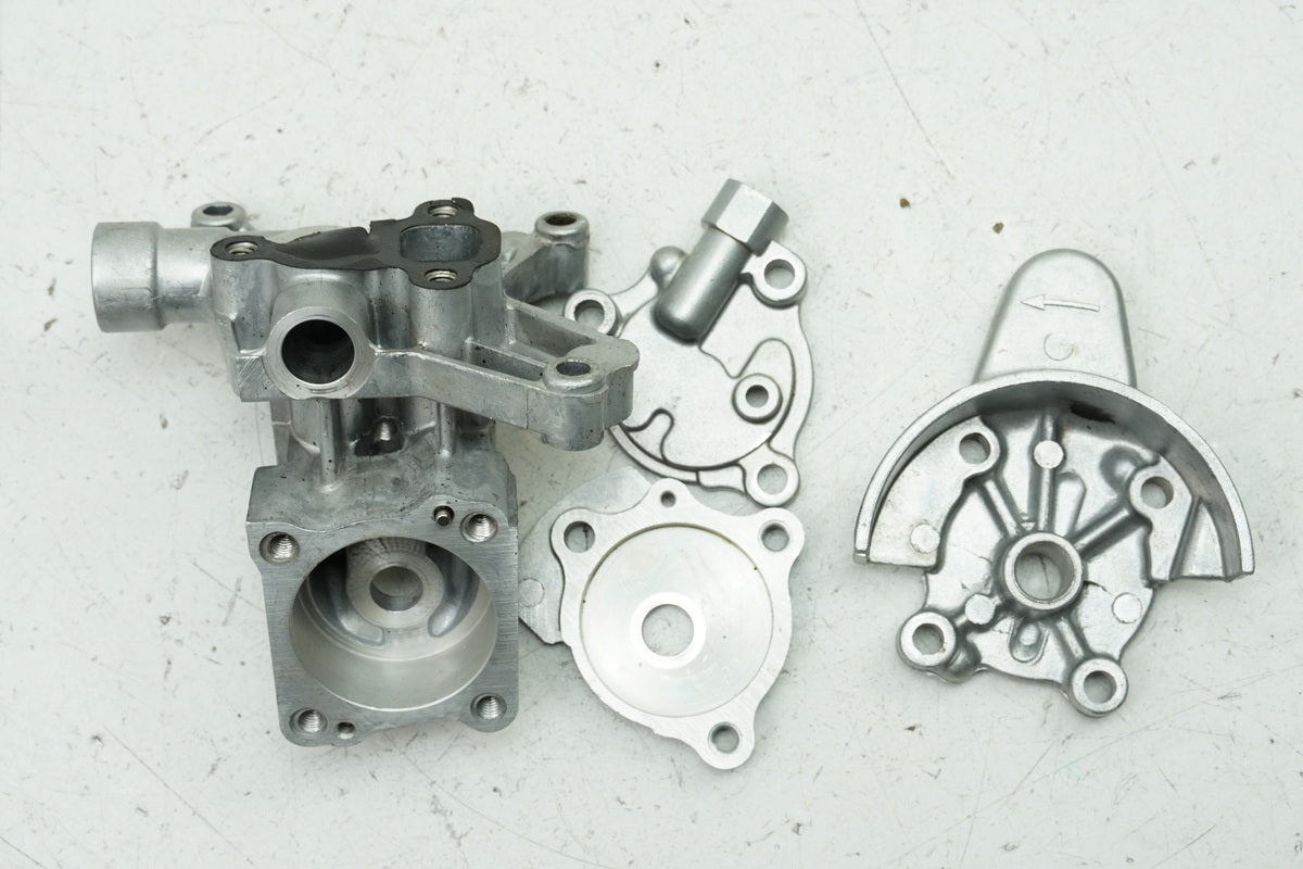 YAMAHA VMX-12 VMAX 1200 2WE Oil Pump Housing (for engine)