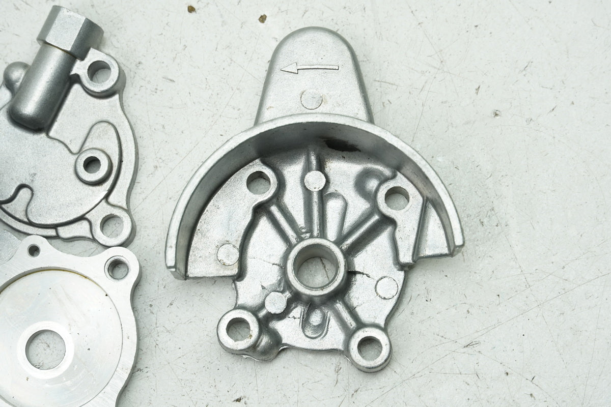 YAMAHA VMX-12 VMAX 1200 2WE Oil Pump Housing (for engine)