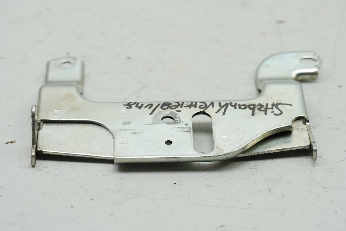 HONDA CB 500 PC32 Halter Verriegelung Sitzbank Verschluß Halteplatte