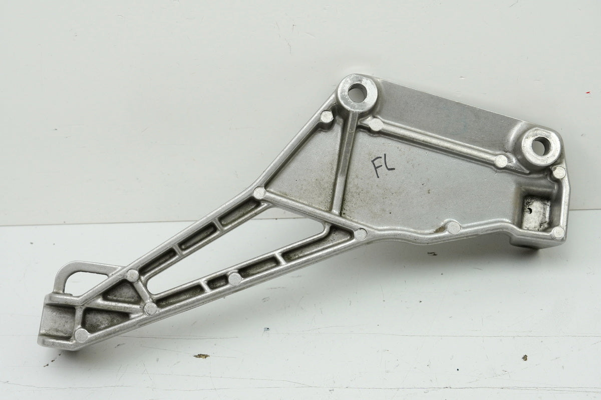 HONDA CB 500 PC32 Fußrastenplatte links Halter Fußraste 50700-MY5-C60