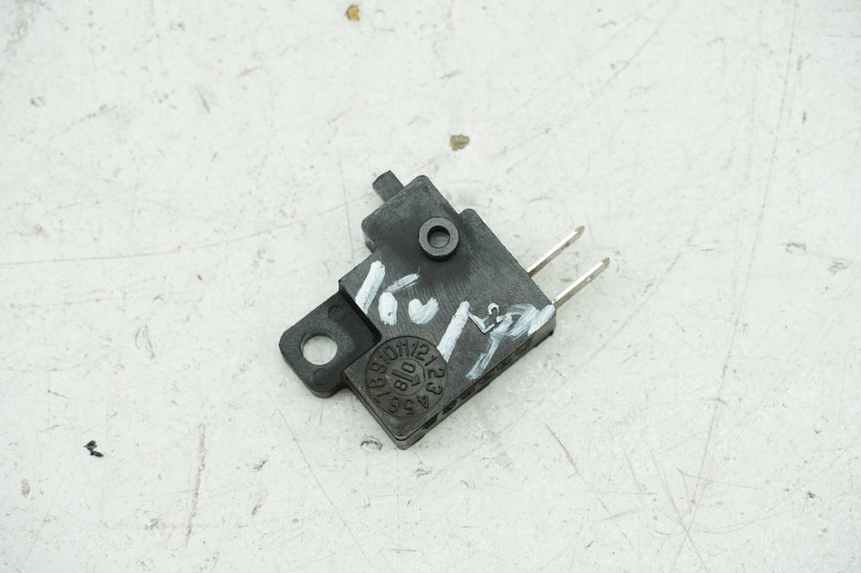 KYMCO XCiting 500 i RFBT70040 interruptor de luz de freno izquierdo