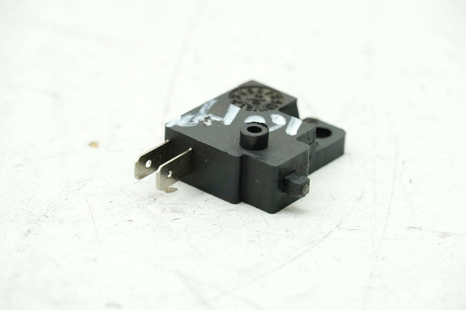 KYMCO XCiting 500 i RFBT70040 interruptor de luz de freno izquierdo