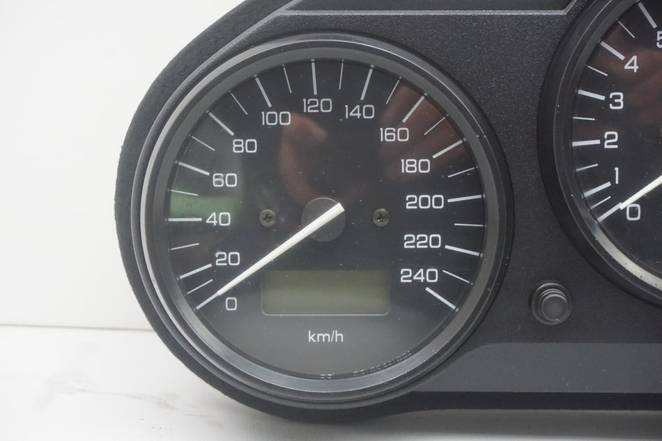 SUZUKI GSX 600 F AJ Tacho Cockpit Instrumente Speedometer - 37749 km 98-02