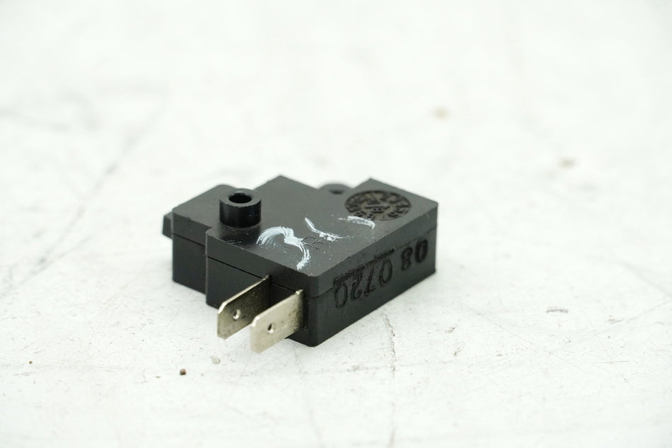 KYMCO XCiting 500 i RFBT70040 Interruptor de luz de freno derecho