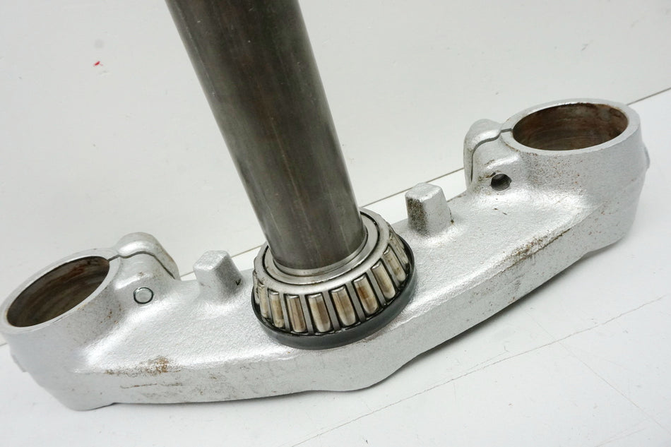 YAMAHA XV 750 4PW VIRAGO Lower Triple Tree Fork