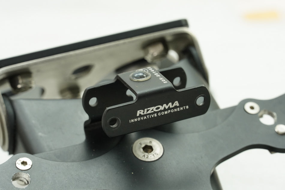 KAWASAKI Z 750 ZR750L Kennzeichenhalter Rizoma LED Kennzeichenbeleuchtung 07-12