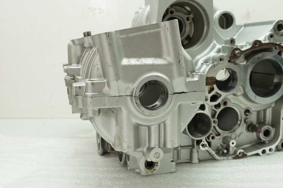 KAWASAKI ZX-7R ZX750P Engine Crankcase (for engine) 96-03