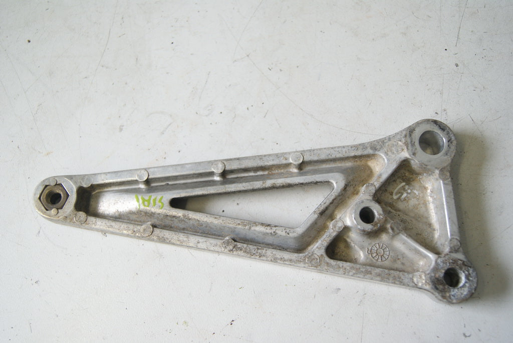 HONDA CB 250 TWO FIFTY MC26 GRUNDPLATTE FUßRASTENTRÄGER FAHRER LINKS HALTER