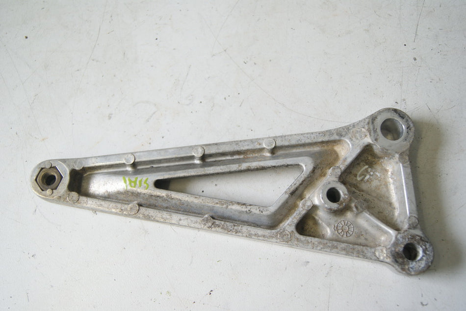HONDA CB 250 TWO FIFTY MC26 GRUNDPLATTE FUßRASTENTRÄGER FAHRER LINKS HALTER