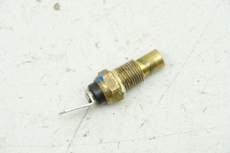 HONDA CBR 125 JC34 Sensor de temperatura del agua Termostato Alojamiento del termostato