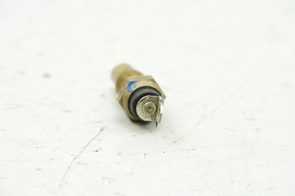 HONDA CBR 125 JC34 Sensor de temperatura del agua Termostato Alojamiento del termostato