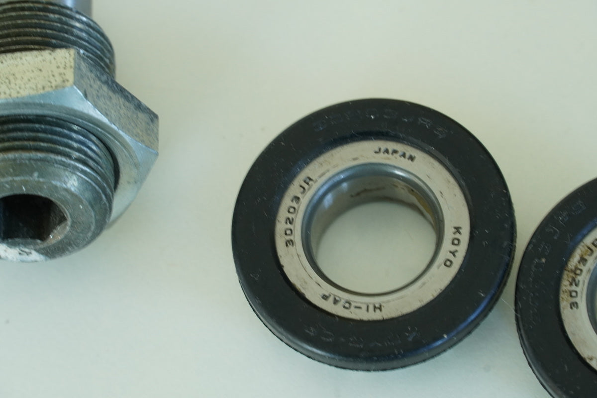 SUZUKI VL 800 WVBM INTRUDER VOLUSIA Swingarm Bolts Bearing Nut Bearing Pin